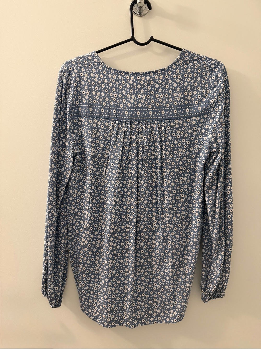 Max Studio Womens Small Blue White Floral Faux Wrap Rayon Blouse Long Sleeve - Picture 5 of 16